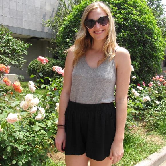 Meet your Posher, Sara - Picture 1 of 1